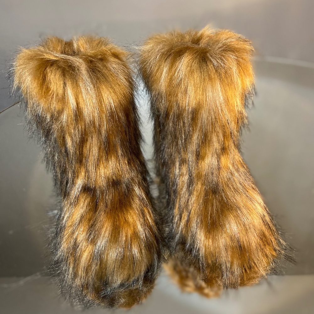 Custom high quality faux fur Boots